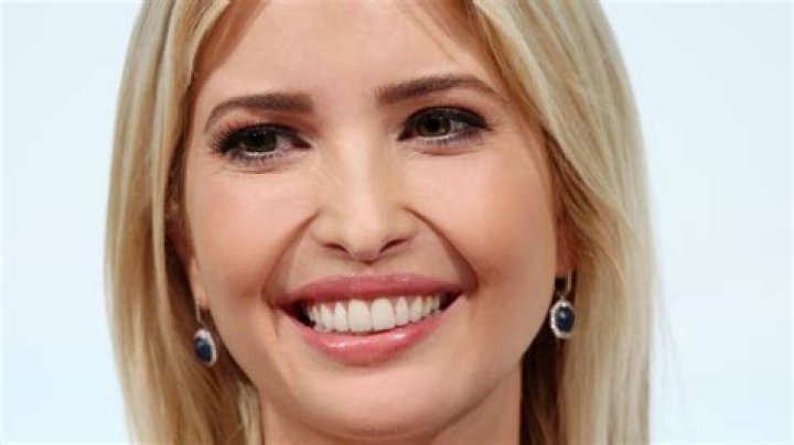 Know About Lauren Cohans Tattoos And Plastic Surgery Rumors ·