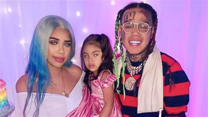 Olivia Ponton's Collab With Tekashi 6ix9ine Has Left Fans Scratching Their Heads ·